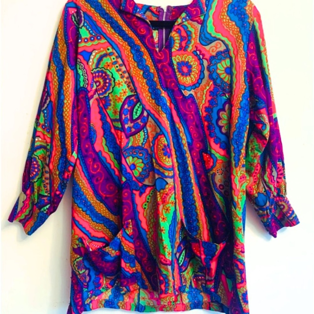 True Vintage 1960’s hippie paisley pattern psychedelic mini dress Size Small 4 6
